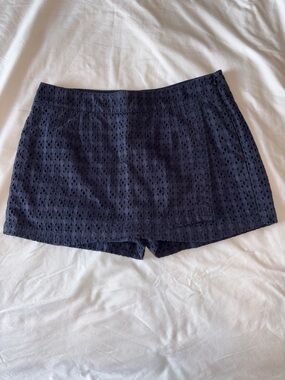 ⚓ Cabi Navy Blue Eyelet Faux Wrap Skort Size 10 Preppy Summer Essential 🎆